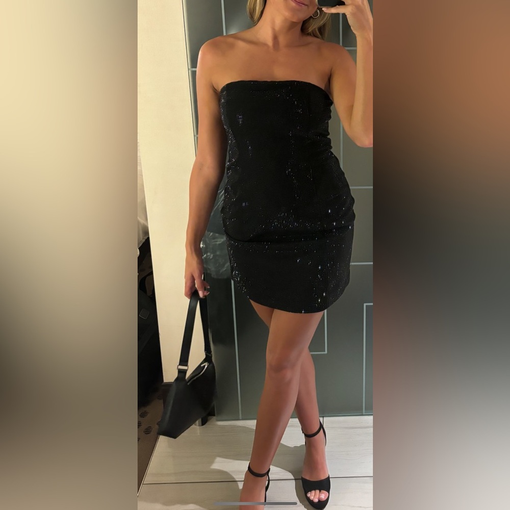 Elegant Black Strapless Dress